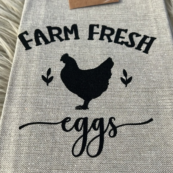 ๐ NWT Farm Fresh Eggs Kitchen Towel - Picture 2 of 10